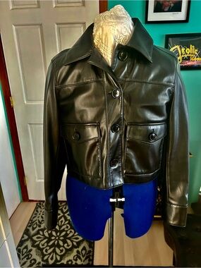 Women's Black. Button-Front Jacket with Flap Pockets. Cropped. This fits XS-S.